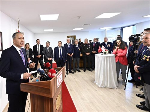 TRNC Istanbul Consulate General Moved To His New Office